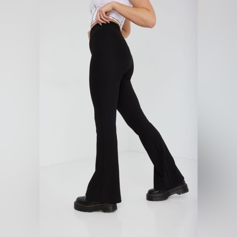 Size M | NWOT Garage Odessa Flare Pant